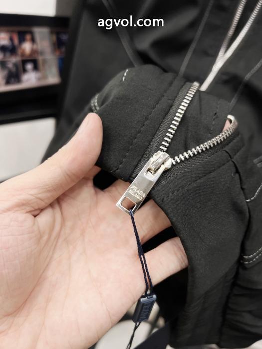 普段使いに最適の大人スタイル 冬季新作品 センスアップ！PRADAコート偽 ブランド_0_3