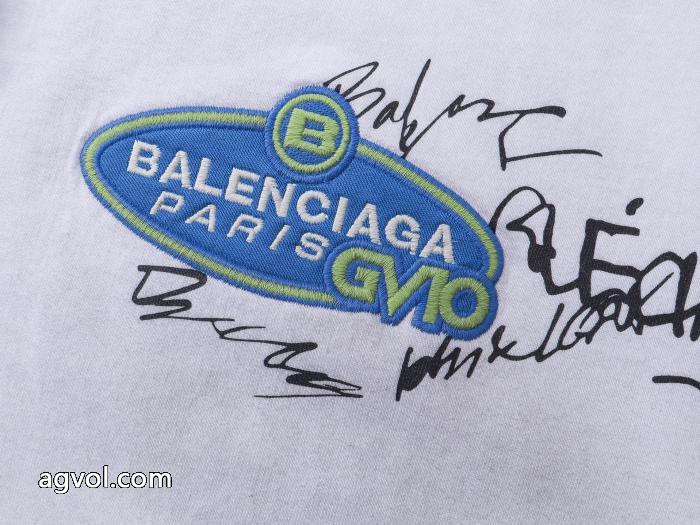上質上品 新作追加 オリジナルbalenciagaブランド コピー 着払いパーカーコート_0_4