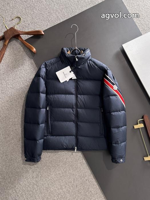 偽 ブランド 購入平日限定即納商品 希少2025限定品海外即発 期限限定MONCLERダウンジャケット_0_0