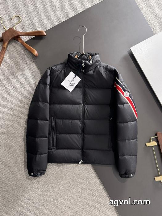 偽 ブランド 購入平日限定即納商品 希少2025限定品海外即発 期限限定MONCLERダウンジャケット_0_1