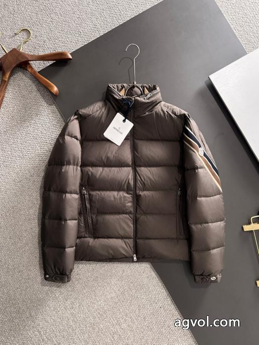 偽 ブランド 購入平日限定即納商品 希少2025限定品海外即発 期限限定MONCLERダウンジャケット_0_2