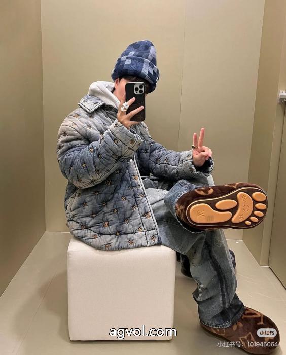 冬に最強アイテム 韓国人気 今季のトレンド人気新作綿入れの服LOUIS VUITTONブランド コピー 専門店_0_5