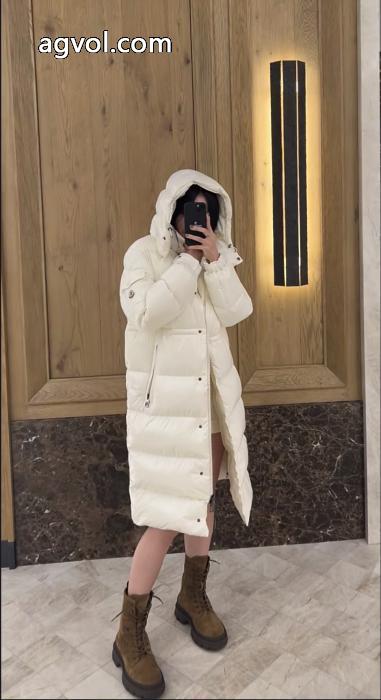 ホリデー限定 使い勝手の良いトレンド 最安値偽物 ブランド 激安ダウンジャケットMONCLER_0_2