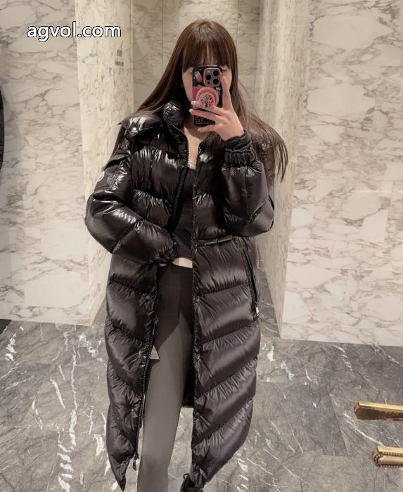 ホリデー限定 使い勝手の良いトレンド 最安値偽物 ブランド 激安ダウンジャケットMONCLER_0_3