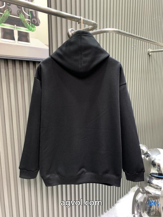 大人気アイテムが勢ぞろい 数量限定セール 人気急上昇LOUIS VUITTONパーカーブランド コピー 品_0_2
