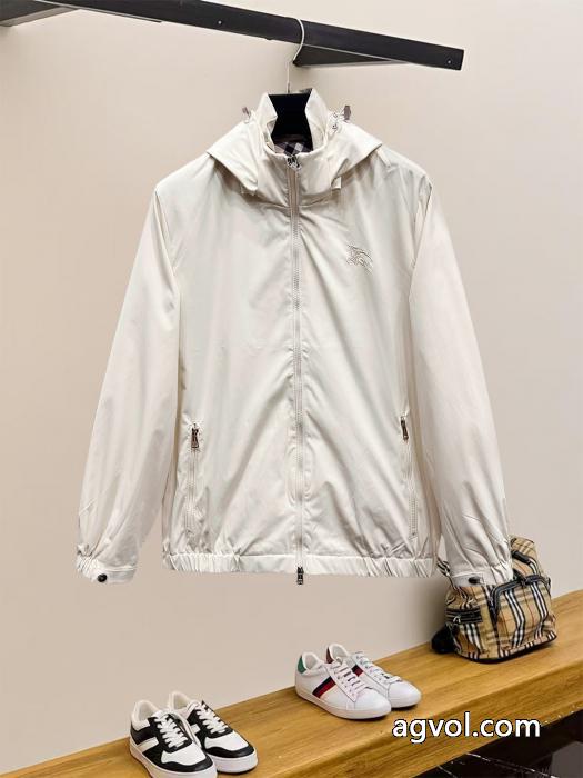 BURBERRYジャケット好感度255％ 定番人気モデル 大人シンプルなブランド アクセサリー 激安_0_1