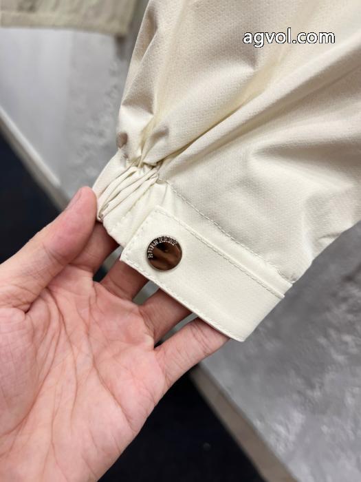 BURBERRYジャケット好感度255％ 定番人気モデル 大人シンプルなブランド アクセサリー 激安_0_4