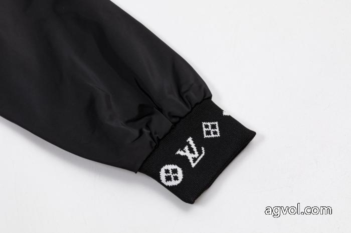 LOUIS VUITTONシックな色合い 北欧ブランド 断然新鮮!コート偽物 ブランド 激安_0_3