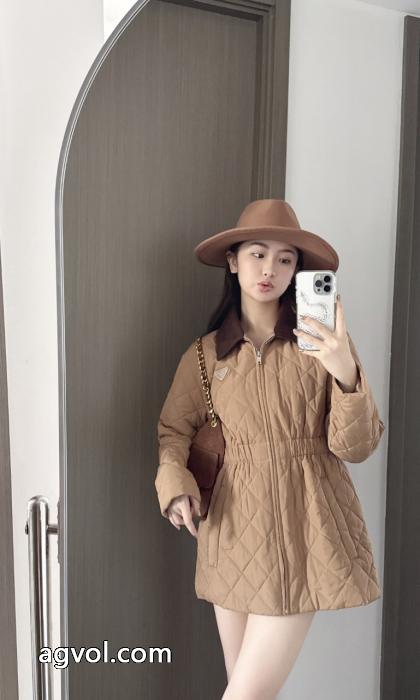 PRADA綿入れのコートコピー 商品 通販キュートな印象 大人の色味 お買い得大人気_0_1