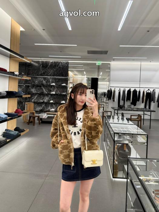 高品質 大人気モデル 根強い人気定番商品偽 ブランド 通販CELINEコート_0_1
