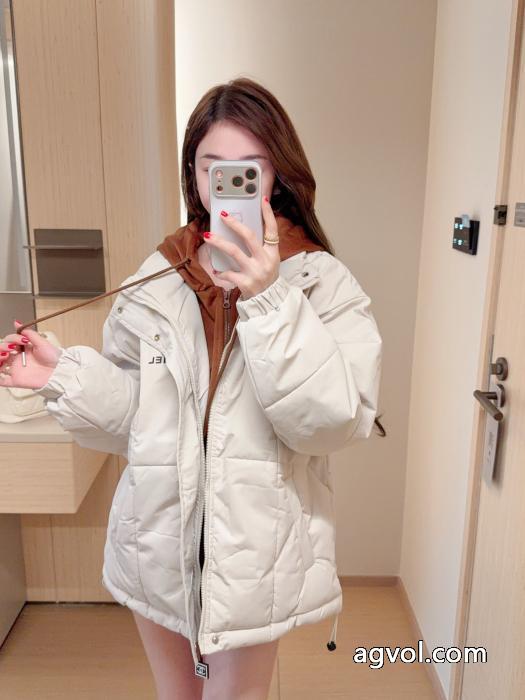 CHスーパー コピー ブランド 通販綿入れの服質感に満足 ロゴがかっこいい 数量限定再入荷_0_0