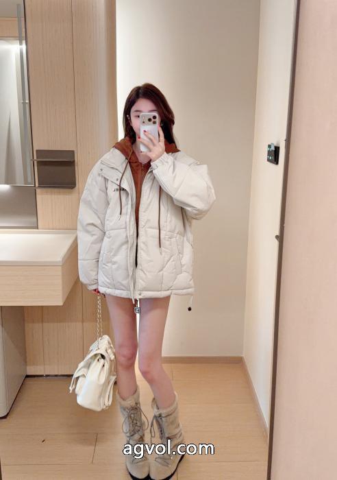 CHスーパー コピー ブランド 通販綿入れの服質感に満足 ロゴがかっこいい 数量限定再入荷_0_1