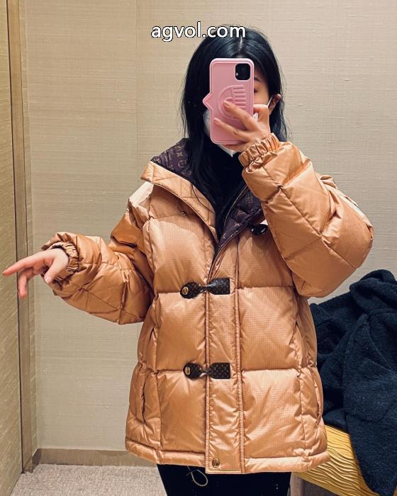 人気沸騰なアイテム 高級感のあるデザイン ギフトラッピングOKブランド スーパー コピー 優良店ダウンジャケットLOUIS VUITTON_0_1