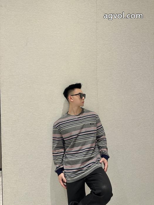 割引セール SS25限定版 今年大人気長袖Tシャツ通販 ブランドMIUMIU_0_0