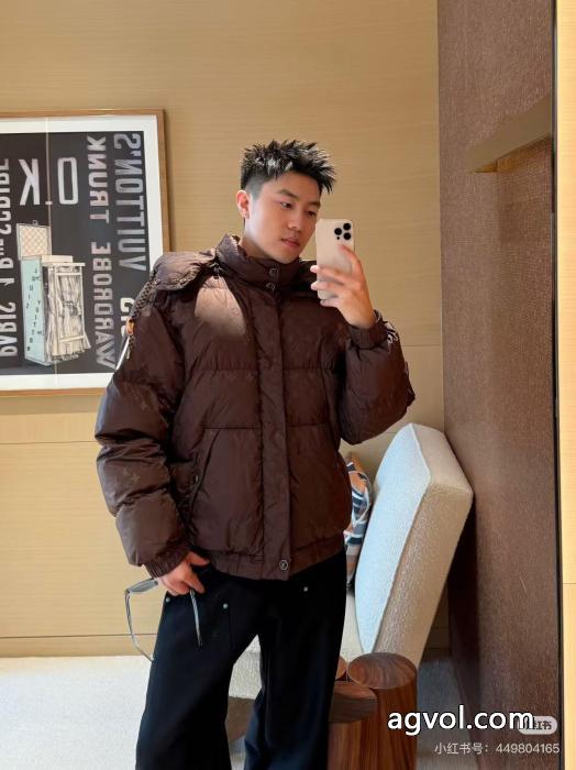 ダウンジャケットLOUIS VUITTON大安売りの 高級感漂う 店舗完売品ブランド 偽物_0_4