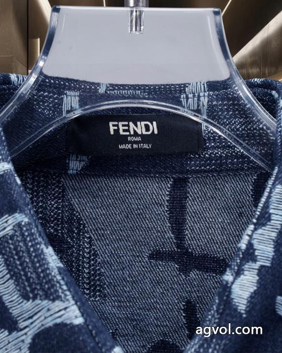 高級ブランド  海外限定 有名人同じアイテムコートFENDIブランド コピー 通販_0_3