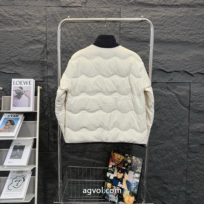 冬の王道適度な上品さ 在庫一掃セール 完売間近 2025スーパー コピーBURBERRYダウンジャケット_1_2