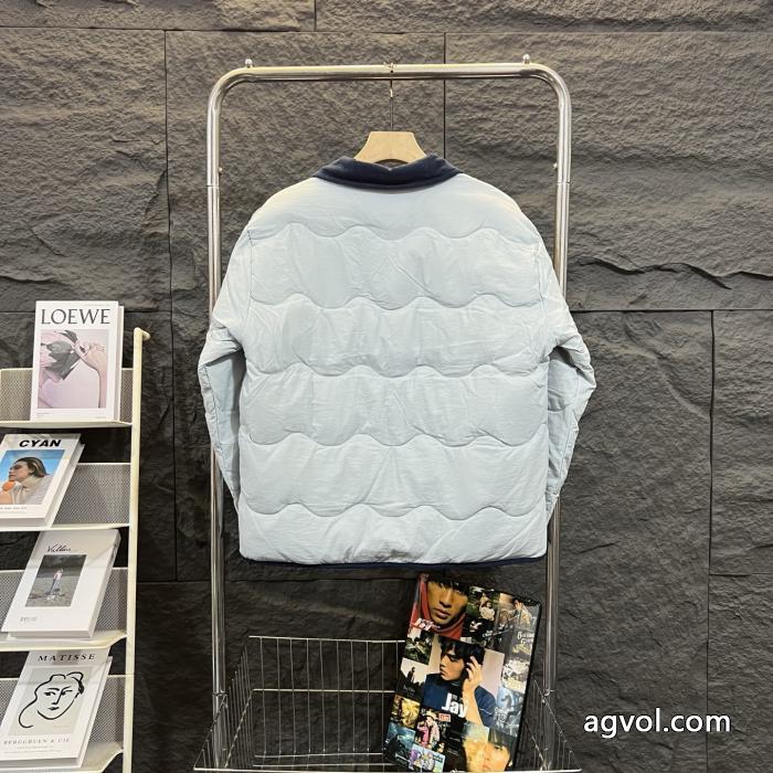 冬の王道適度な上品さ 在庫一掃セール 完売間近 2025スーパー コピーBURBERRYダウンジャケット_1_5