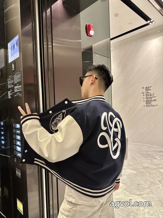 高級感が溢れた 万能タイプ 男女兼用ブランド コピー s 級LOUIS VUITTONコート_0_2