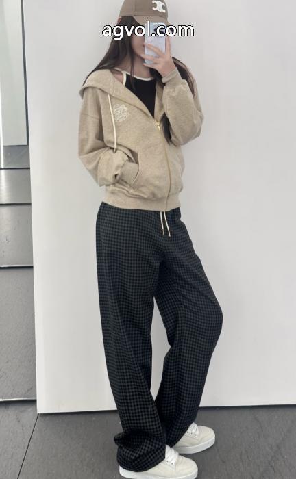 NEW大変素敵 高級感の漂う逸品 大人気限定カラーパーカーコートスーパー コピー 販売セリーヌ_0_3