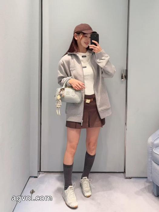 MIUMIUコピー ブランド 優良コート耐久性に優れ 2025SS人気ブランド新作アイテム 最新作期間限定セール_0_2