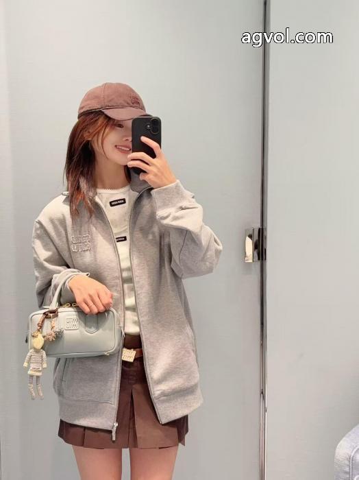 MIUMIUコピー ブランド 優良コート耐久性に優れ 2025SS人気ブランド新作アイテム 最新作期間限定セール_0_3
