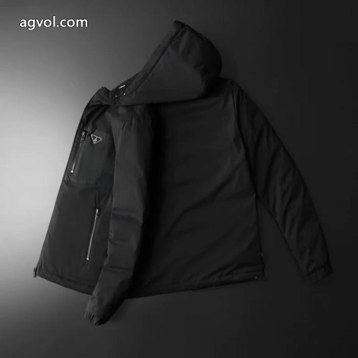 実用性は勿論 人気商品限定セール 海外限定モデル ブランド 偽物 激安プラダダウンジャケット_0_2