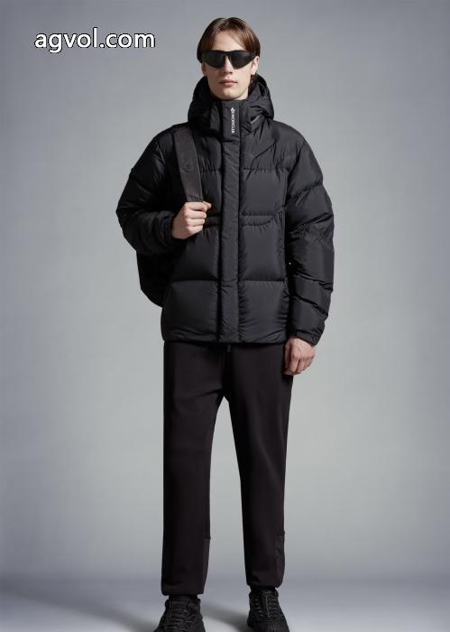 ダウンジャケットMONCLERブランド 通販 激安完売確実 定番のストリートスタイル 大人気可愛い_0_2