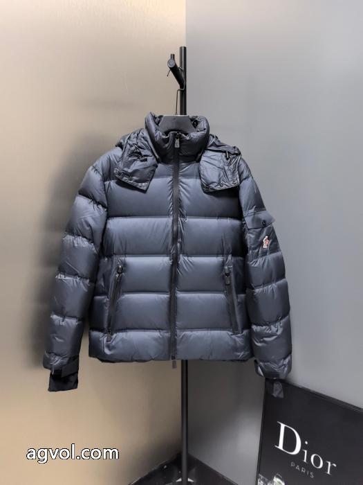 MONCLERダウンジャケット今人気の秘訣 爽やかマルチ 国内発機能的激安 ブランド_0_1