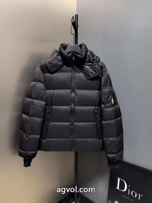 MONCLERダウンジャケット今人気の秘訣 爽やかマルチ 国内発機能的激安 ブランド_0_5