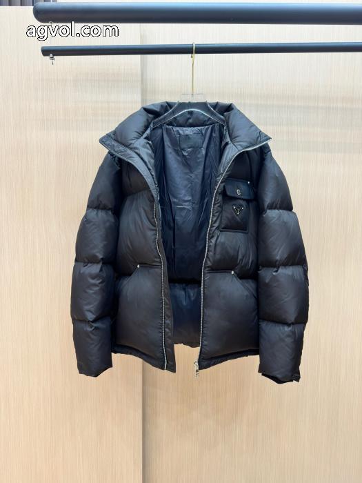 ダウンジャケットブランド 偽物 通販雑誌掲載 秋の新生活 低価PRADA_0_1