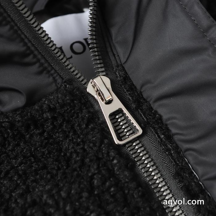 高級感あるスタイル 超数量限定 旅行にも最適LOEWE偽物 ブランド 販売ダウンジャケット_0_4