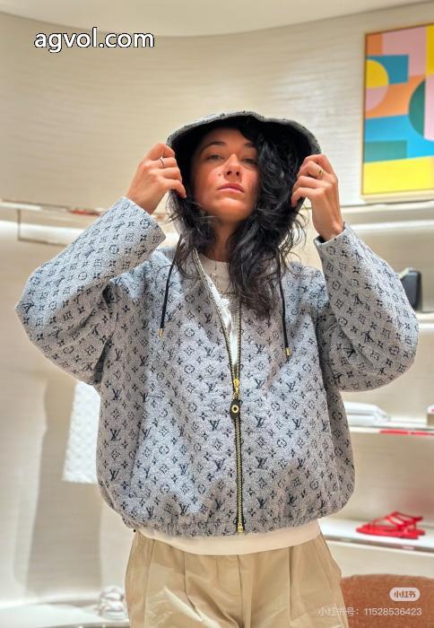 コートLOUIS VUITTON愛用者がとっても多い 上品可愛い 限定特価偽物 ブランド_0_4