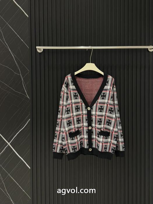 ブランド コピー 着払い人気定番低価 超限定即完売 今季トレンドCHROME HEARTSコート_0_2