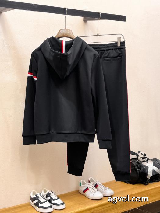 最新作期間限定セール 落ち着いた大人の雰囲気に ファッションスタッズモンクレールセットブランド コピー 専門店_0_0