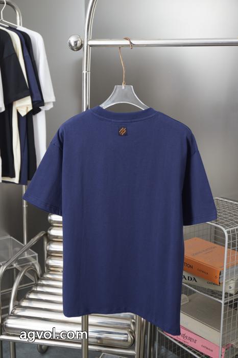 大胆なスリット上品 評価の高い 雑誌掲載アイテム LOUIS VUITTON半袖Tシャツスーパー コピー メンズ_0_1