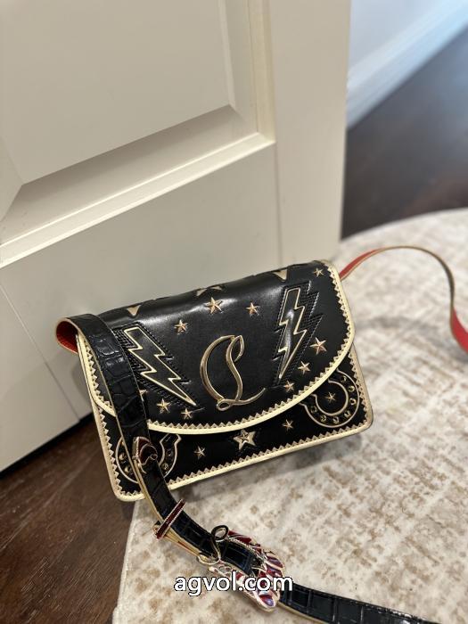 ブランド コピー s 級Christian Louboutinバッグ最安国内発送 高評価の人気品  どの年代にも好感度_0_5