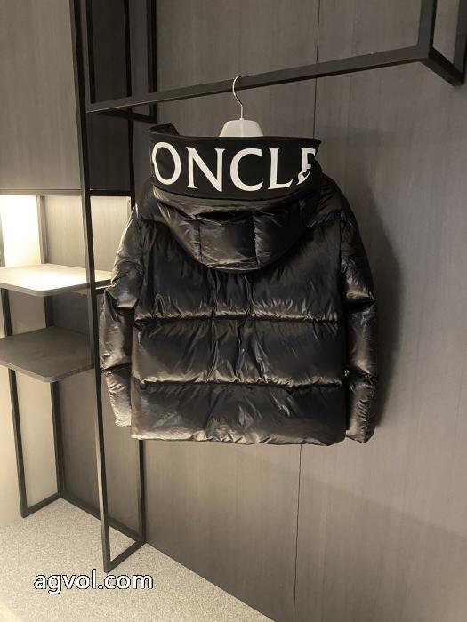 コピー ブランド 優良新作入荷定番 秋冬の爽やかなスタイル 最前線新作MONCLERダウンジャケット_0_0
