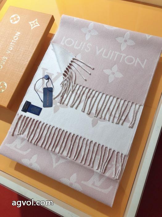 LOUIS VUITTONNEW!! 大人気 軽やかな素材感 最新で一目惚れマフラーブランド コピー_0_2