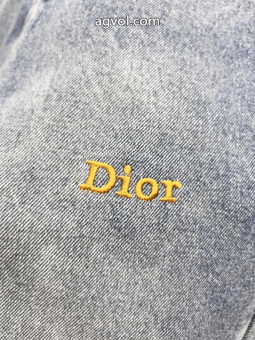 DIOR新作到着 海外大人気 個性派さんジーンズブランド 偽物 激安_0_3