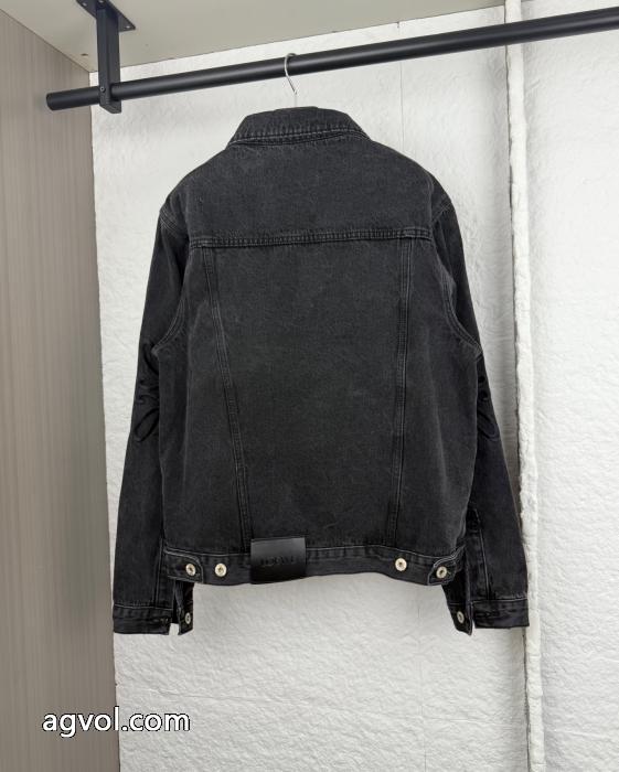 最安価格に挑戦中 プレゼントにも 雑誌掲載新作コートLOEWE偽物 ブランド 激安_1_0
