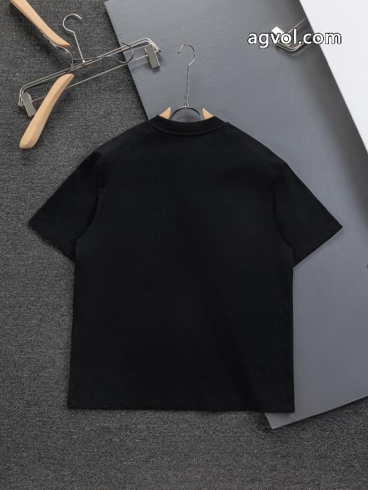 コピー 品 販売VIPセールで奇跡 今シーズン新作 主役級のアイテム半袖TシャツMONCLER_0_2