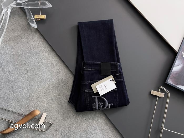 DIOR通販 ブランド高級感の漂う逸品 最安値に挑戦 高級感溢れるジーンズ_2_0
