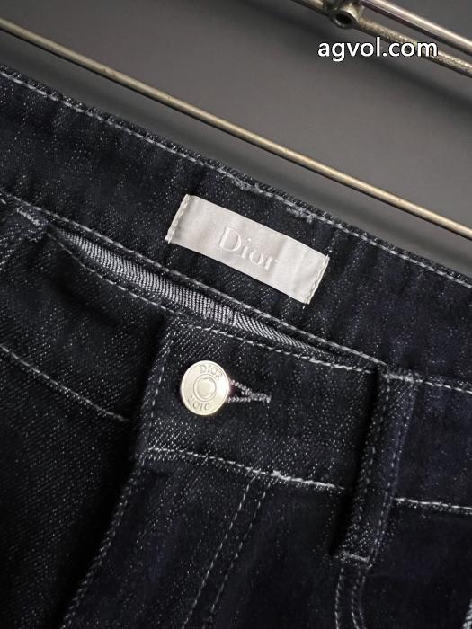 DIOR通販 ブランド高級感の漂う逸品 最安値に挑戦 高級感溢れるジーンズ_2_1