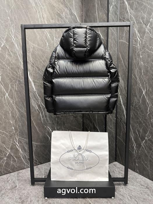 スーパー コピー定番の魅力 国内在庫あり お買い得大人気ダウンジャケットPRADA_0_0