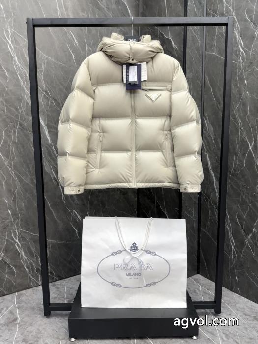 スーパー コピー定番の魅力 国内在庫あり お買い得大人気ダウンジャケットPRADA_0_4