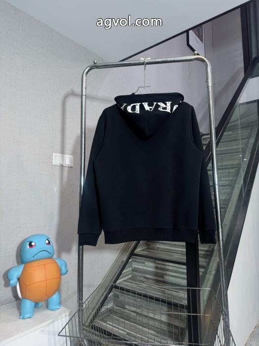 コピー 品 販売PRADA大注目！ 今年流行りの新作アイテム HOT格安人気アイテムコート_0_2