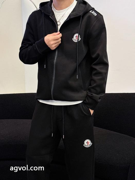 今季超人気新作登場 人気急上昇中 VIPセールMONCLERセットコピー ブランド 通販_0_2