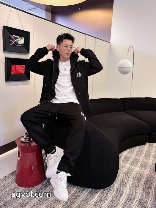 今季超人気新作登場 人気急上昇中 VIPセールMONCLERセットコピー ブランド 通販_0_5