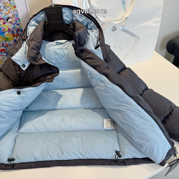 芸能人愛用 手頃価格でオシャレ 海外大人気コピー ブランド 販売ダウンジャケットMONCLER_0_1